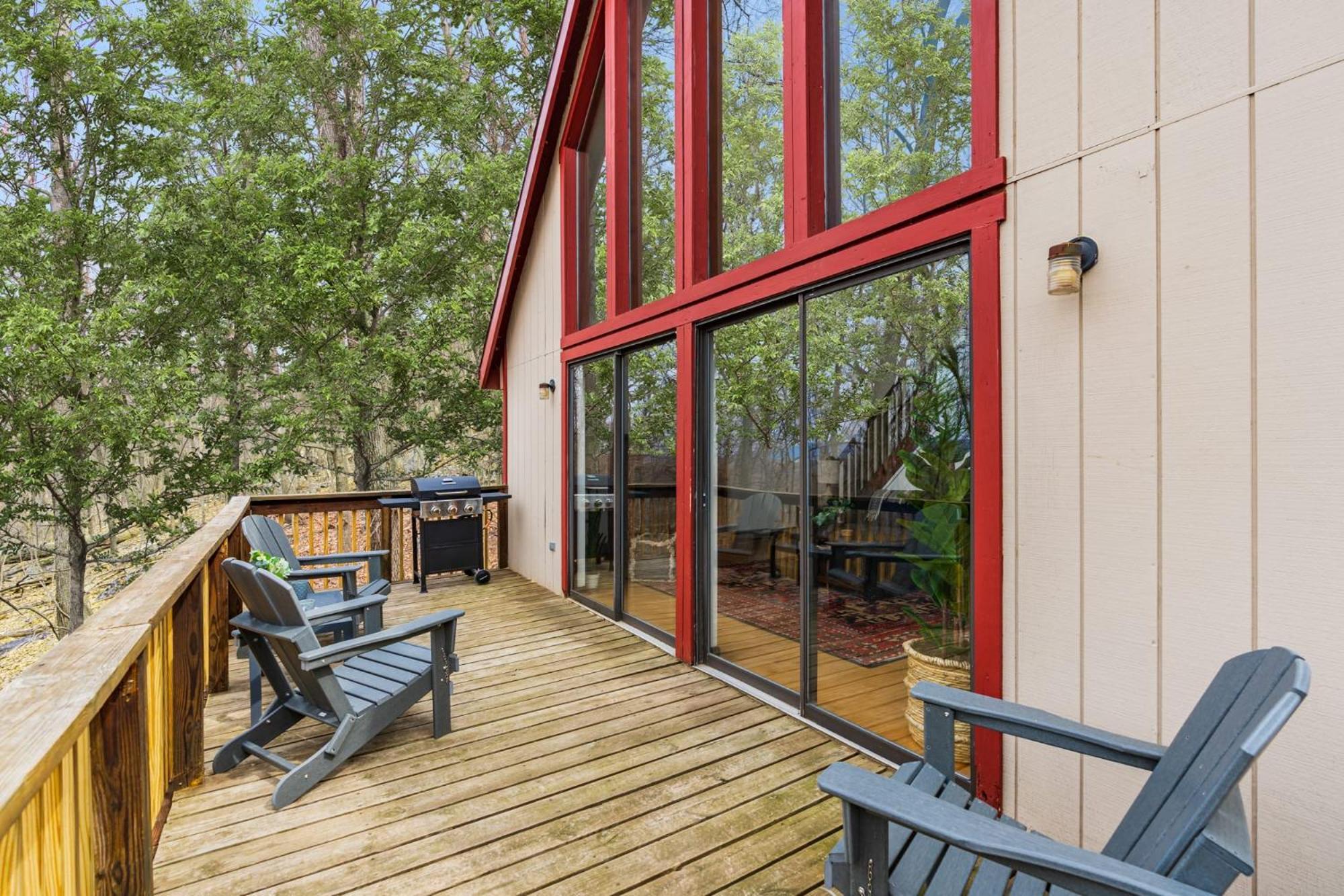 Modern Chalet Cabin W Hot Tub, Deck&Grill, & Wifi! Inwood Екстериор снимка